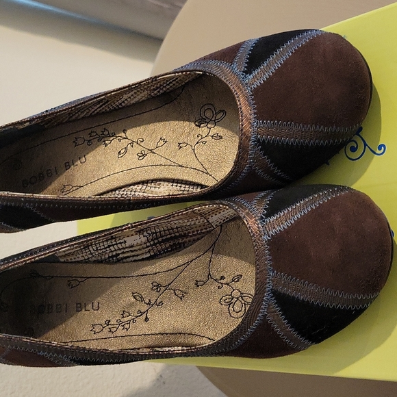 Bobbi Blu Shoes - Bobbi Blu Brown/Black Suede  Sz 9